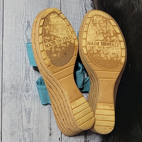 Italian Shoe Makers Embellished Wedges  SZ 7 - Picture 8 of 10